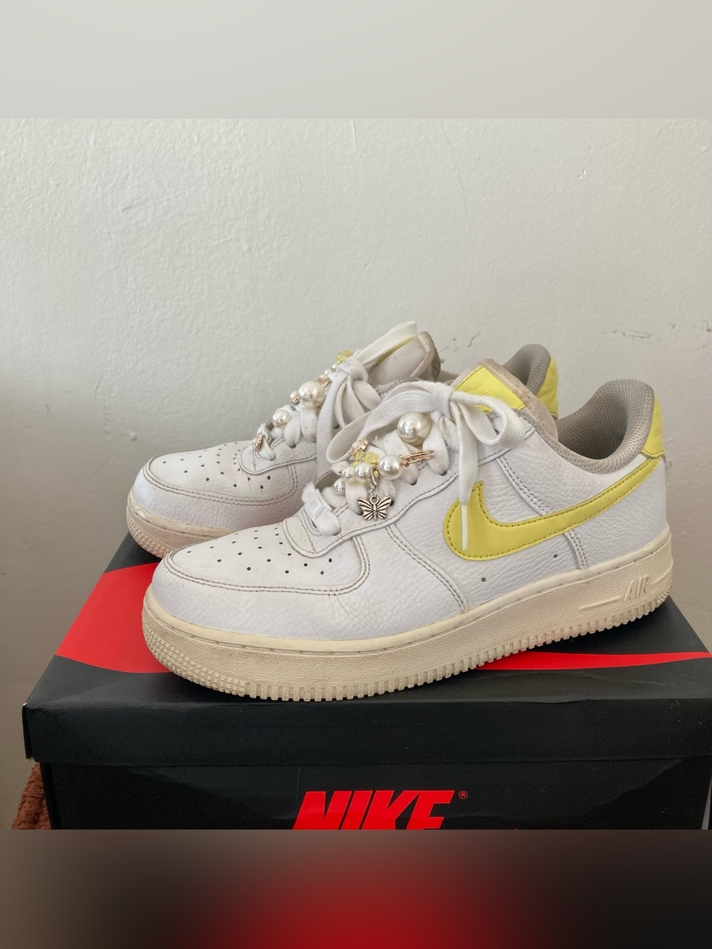 Air Force 1 low baby yellow pearl swoosh/